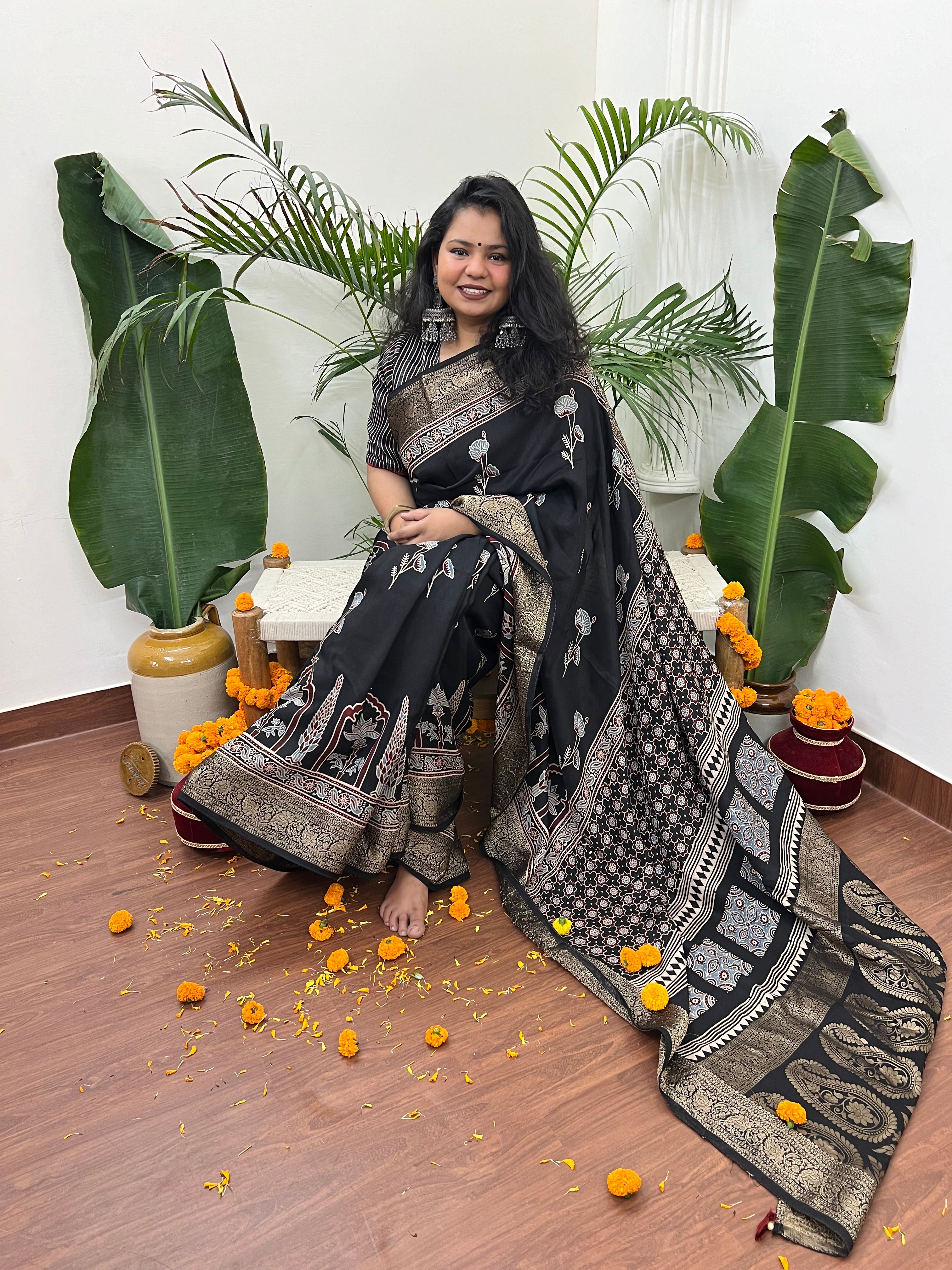 Black Dola silk saree with Nakshi zari work - MYSANSKRITAM