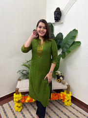 Parrot green Narayanpeth border kurti