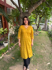 Yellow small Rose v neck kurta