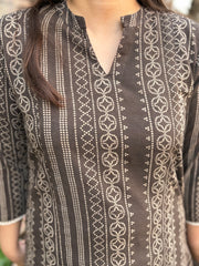 Brown bindi A-line kurta with pocket