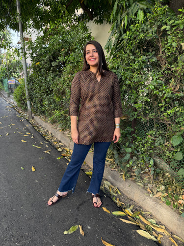 Brown geometric short Kurti