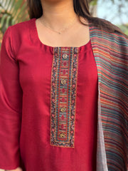 Maroon solid Woollen full suit set