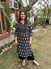 Black Yoke kurta with border