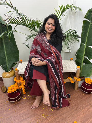 Black buti kurta with maroon south cotton duppata