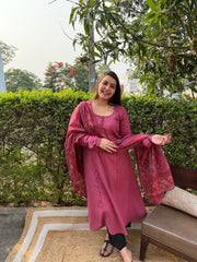 Pink A-line chudi sleeve kurta duppata set
