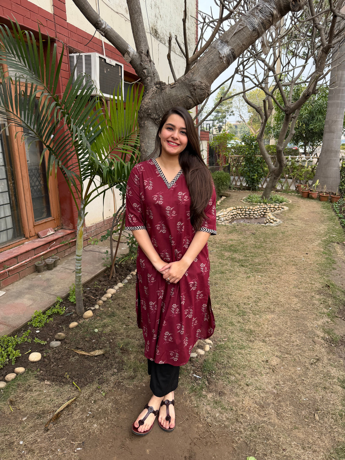 Dark pink motif kurta with pocket