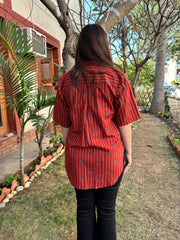Maroon lines top