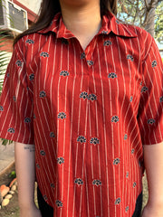 Maroon lines top