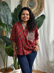 Maroon patchwork pocket shells shirt
