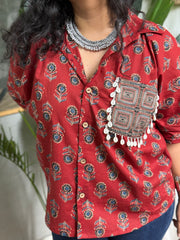 Maroon patchwork pocket shells shirt