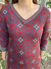 Maroon Geometric V Neck Kurta - MYSANSKRITAM