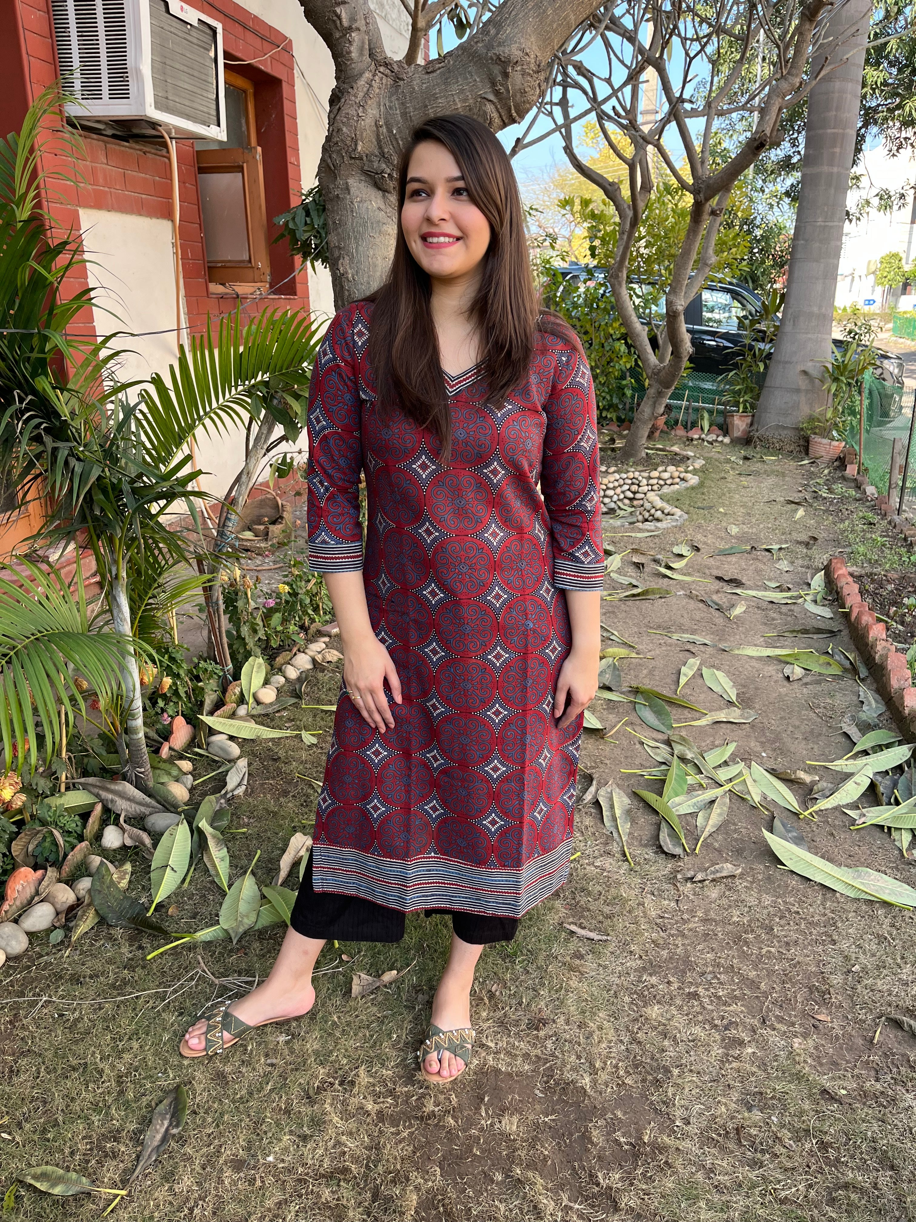 Maroon Geometric V Neck Kurta - MYSANSKRITAM