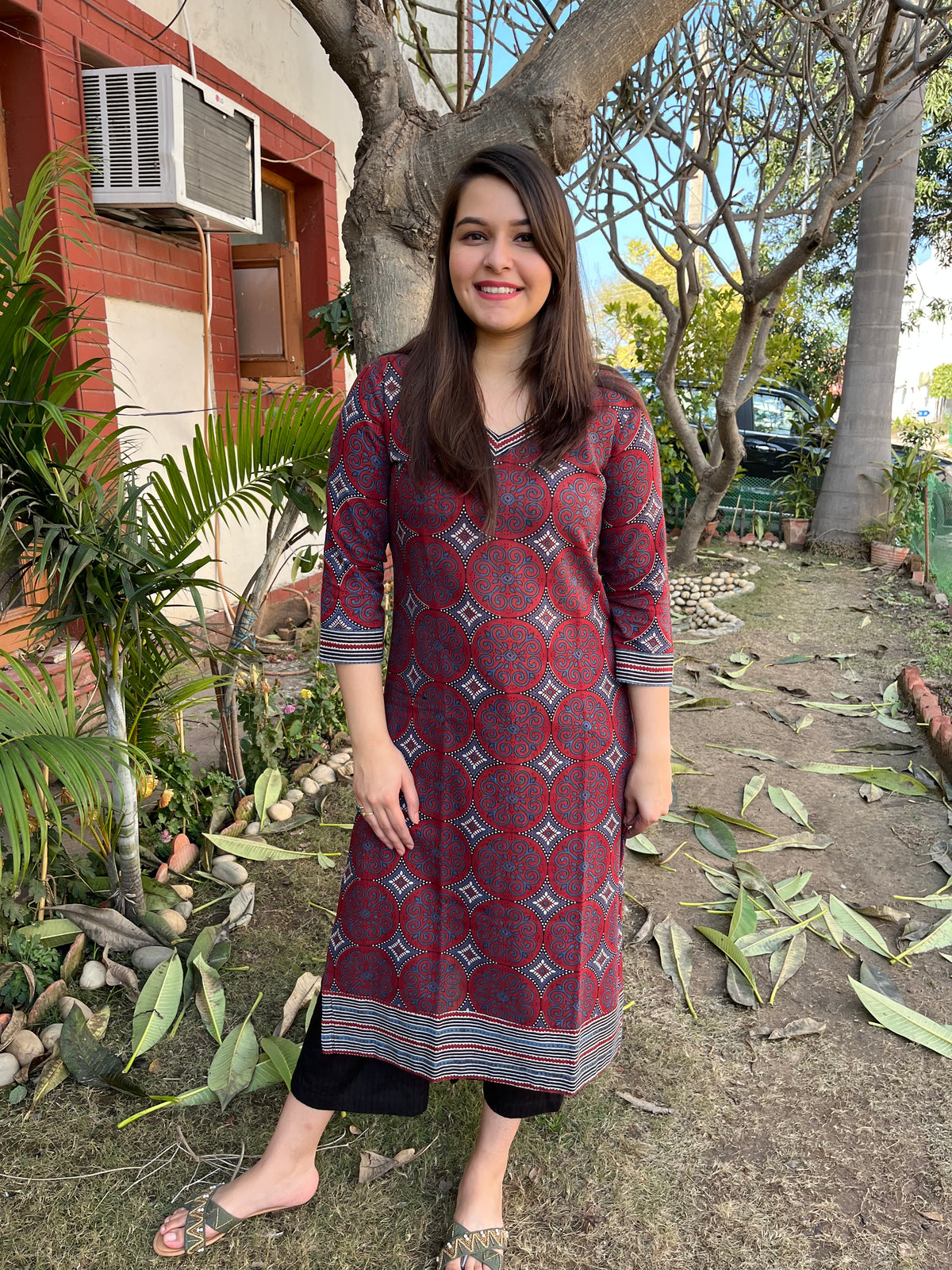 Maroon Geometric V Neck Kurta - MYSANSKRITAM