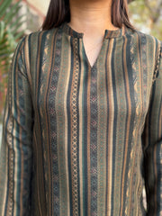 Green stripe line woollen short kurti