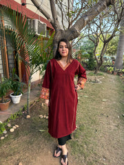 Maroon kullu patti pocket phiran (loose fitting)