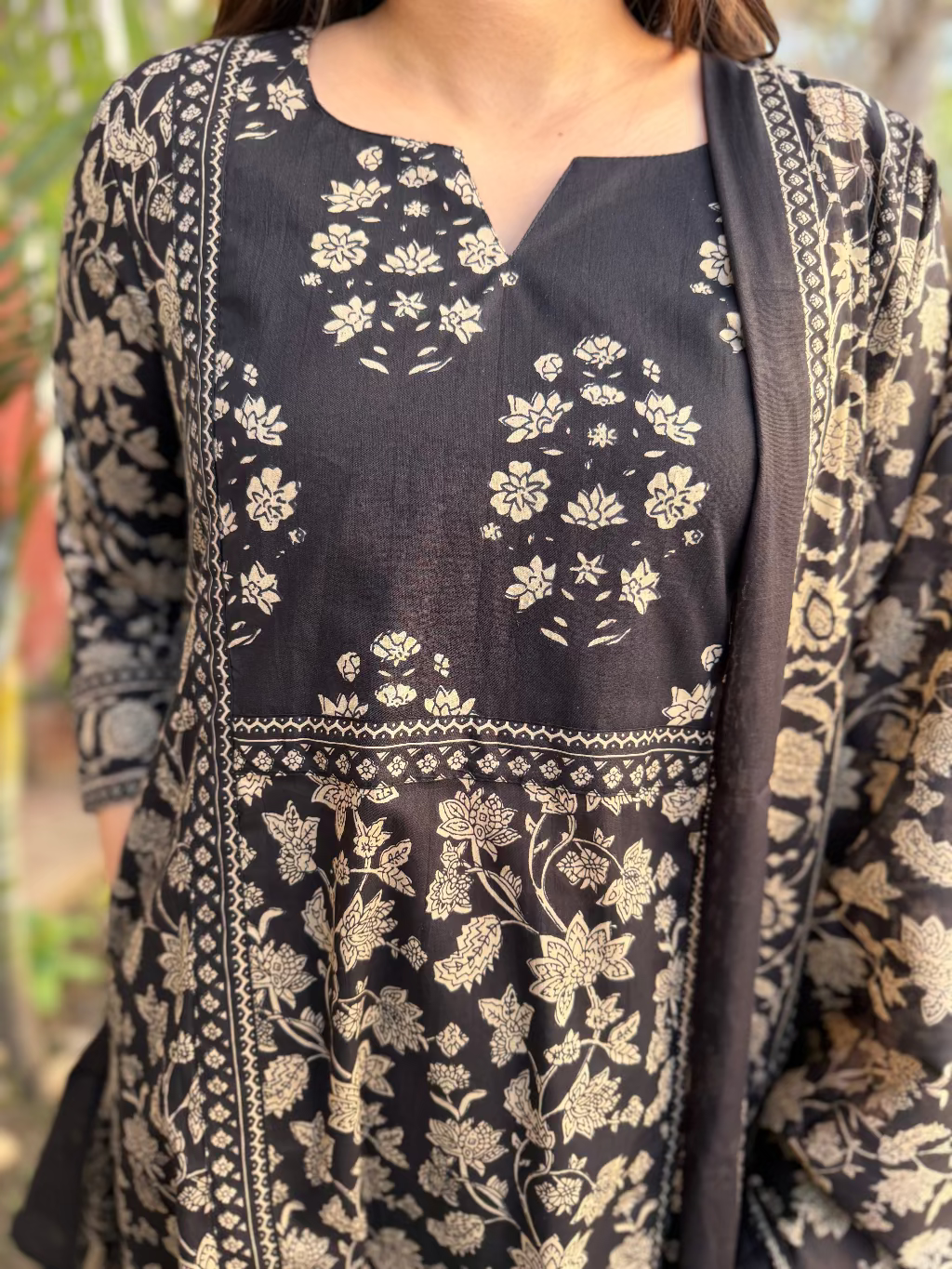 Black Yoke A-line Full Suit Set neck detail by Sanskritam
