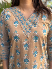 Beige Ferozi Kali kurta