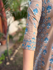 Beige Ferozi Kali kurta