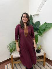 Maroon Narayanpeth border kurti
