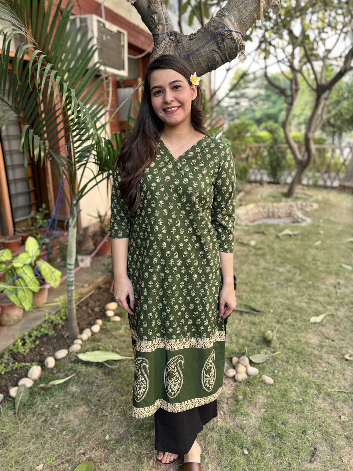 Green Buti Border Kurta