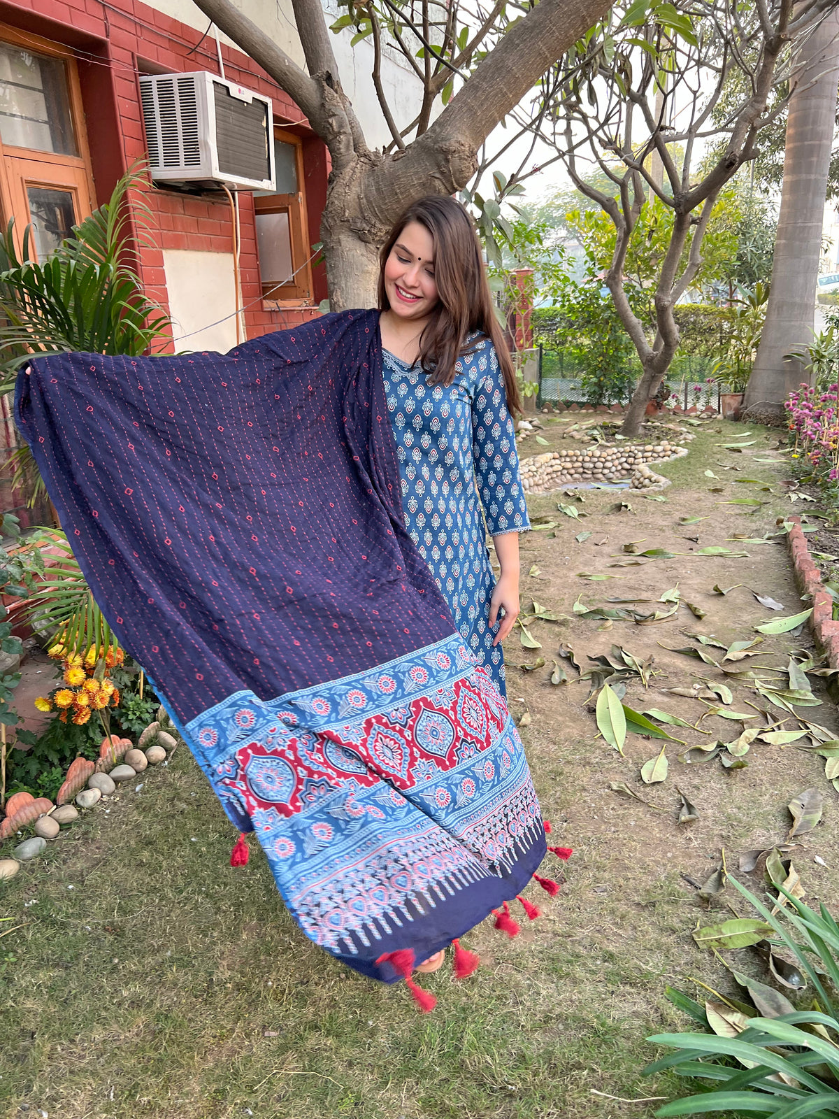 Indigo HAND Kantha Duppata - MYSANSKRITAM