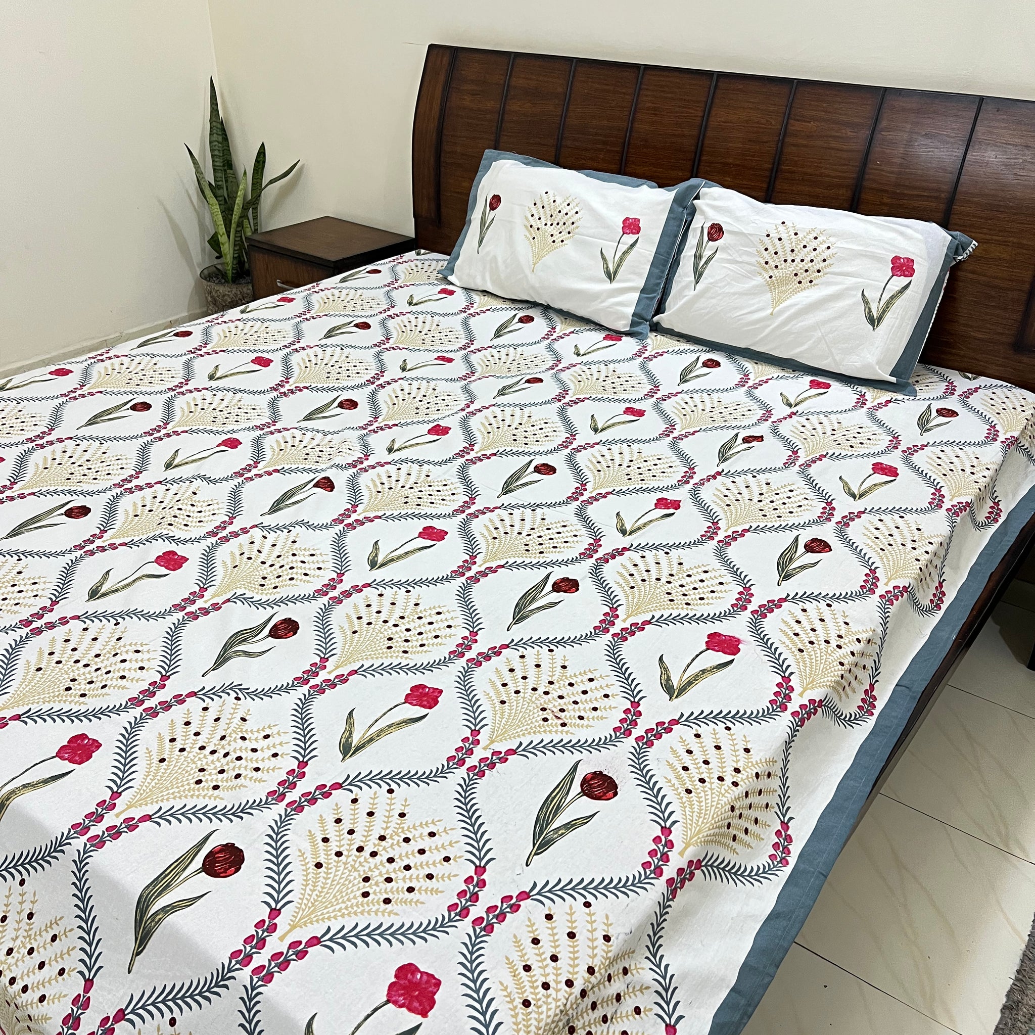 Floral Bail style bedsheet with Tulips