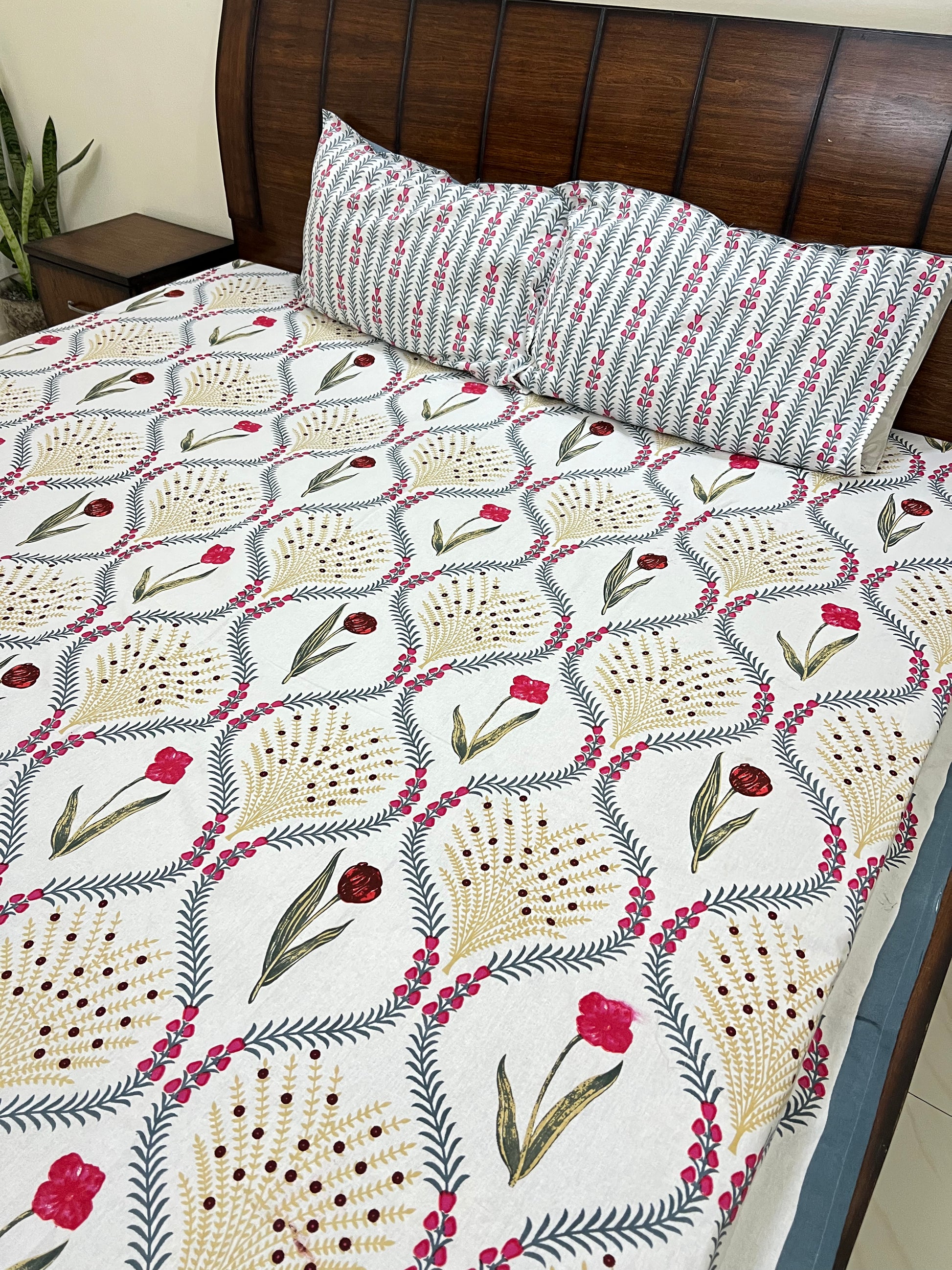 Floral Bail style bedsheet