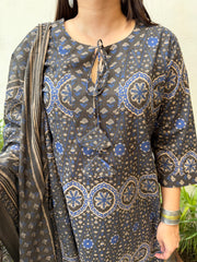Black geometric Suit set