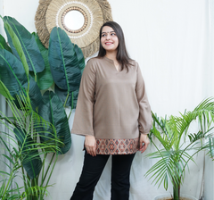 Brown kullu border woollen short kurti