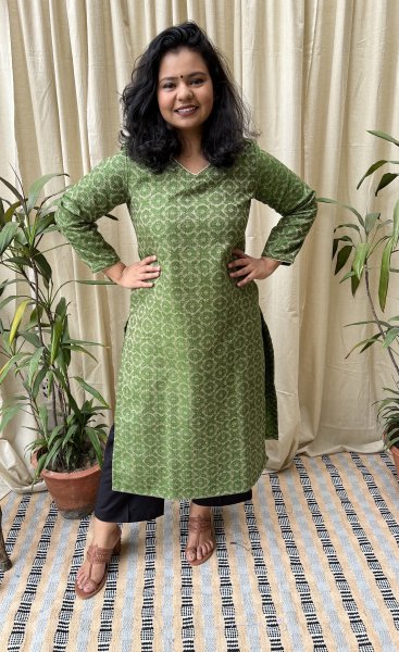 Leaf green geometric woollen kurti - MYSANSKRITAM