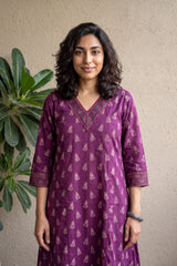 Wine small flower V-neck aline kurta