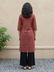 Kasturi Paisley Kurta
