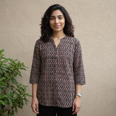Black beige waves shirt