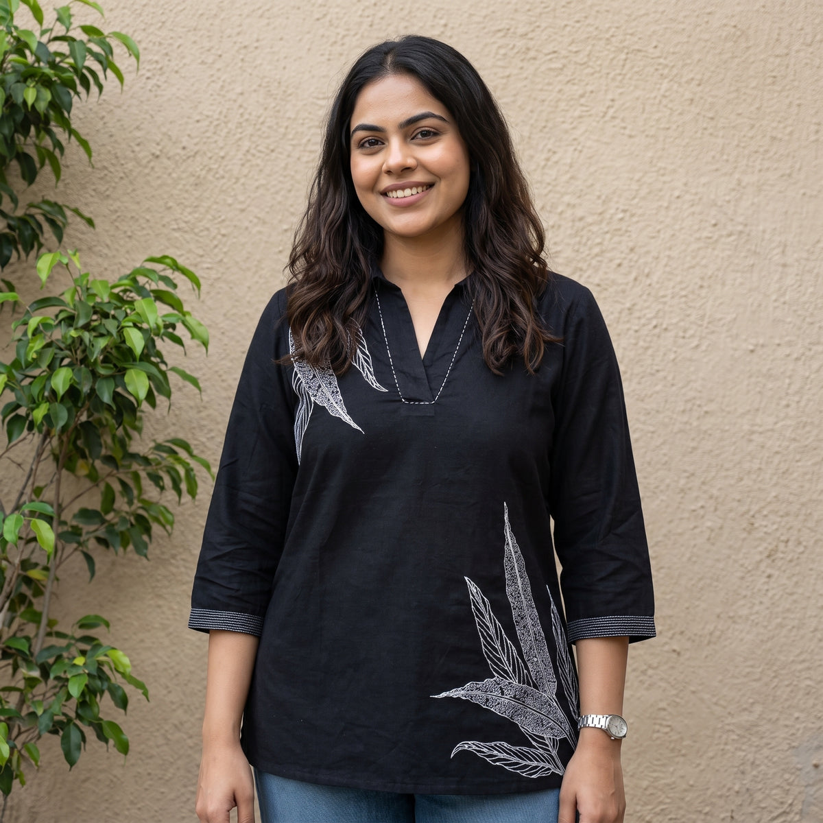 Black solid V neck kurti