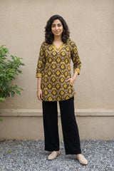 Mehendi V neck kurti