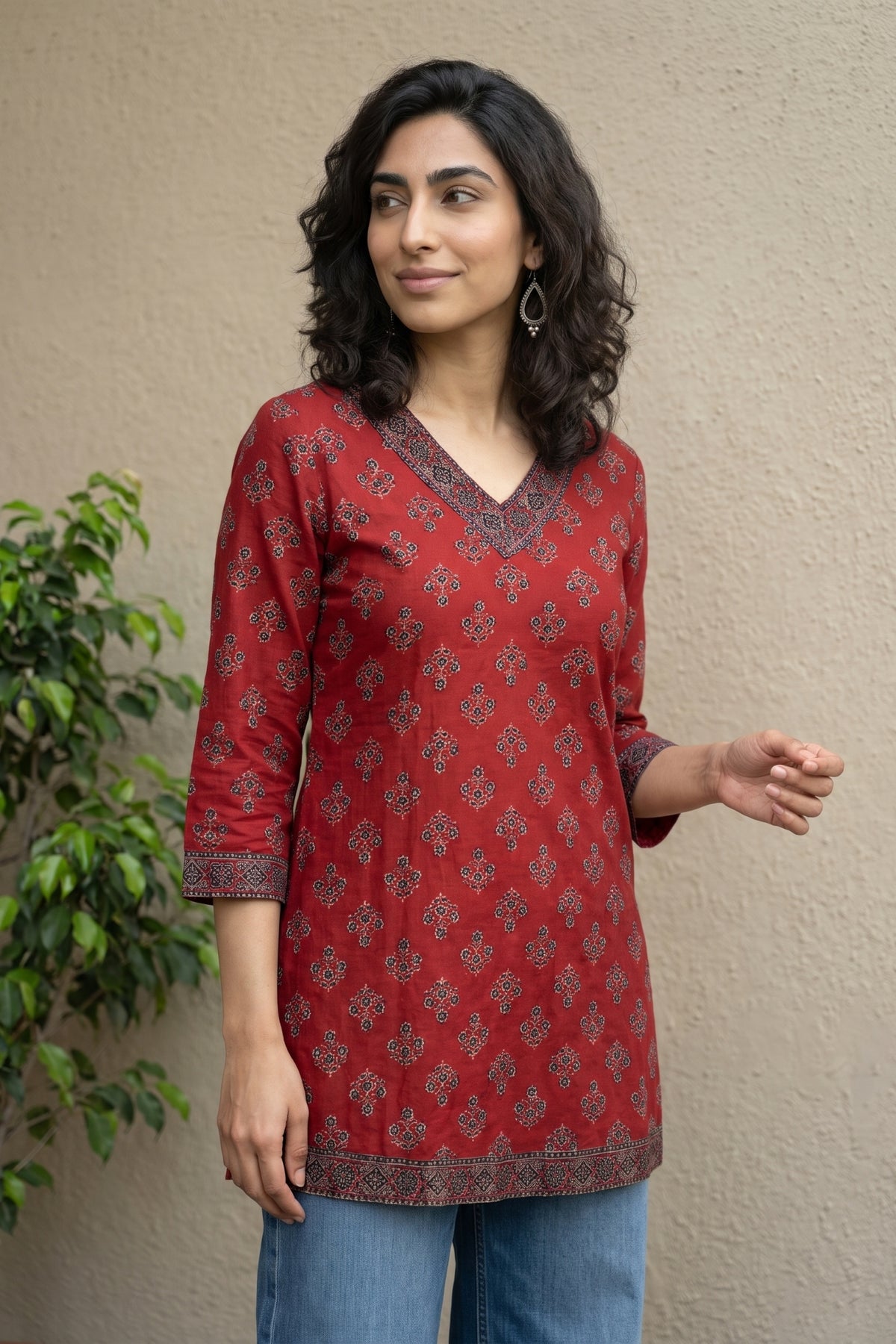 Maroon choti buti short kurti
