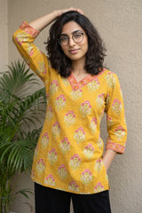 Yellow sanganeri short kurti