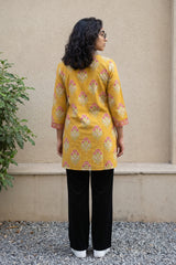 Yellow sanganeri short kurti