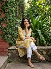 Mustard flower v- neck lacework kurta